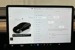 met. musta Tesla Model 3 2022 kuva 16.