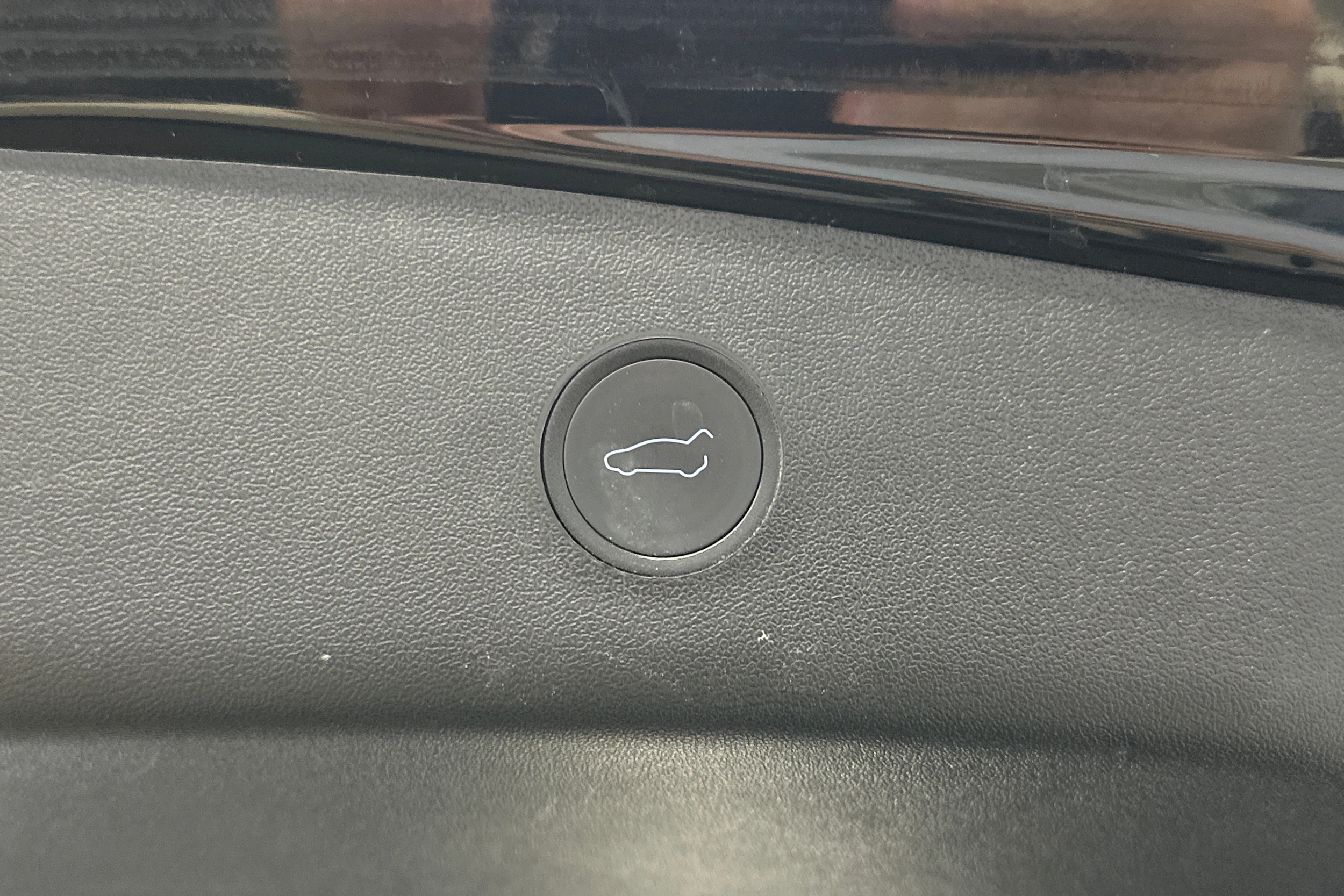 met. musta Tesla Model 3 2022 kuva 22.