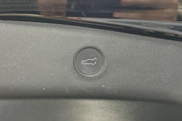 met. musta Tesla Model 3 2022 kuva 22.