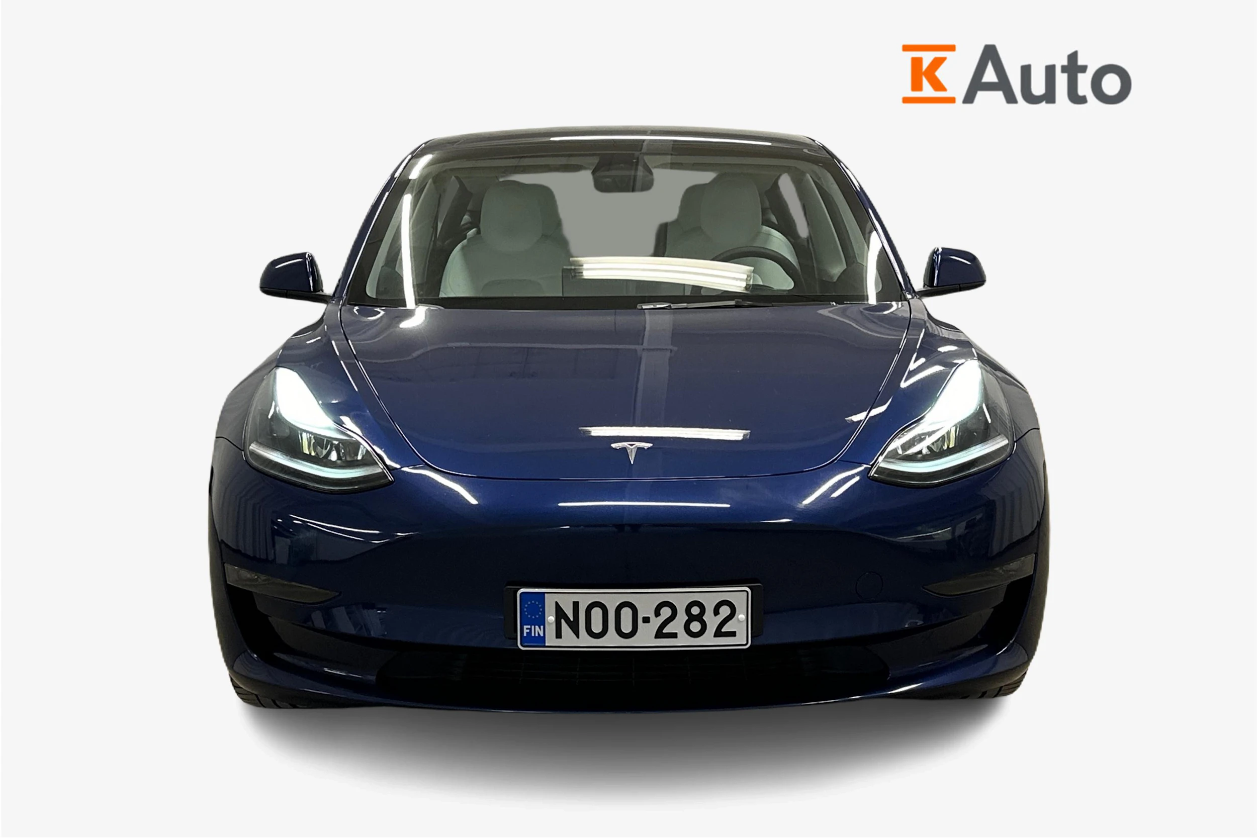 sininen Tesla Model 3 2023 kuva 4.