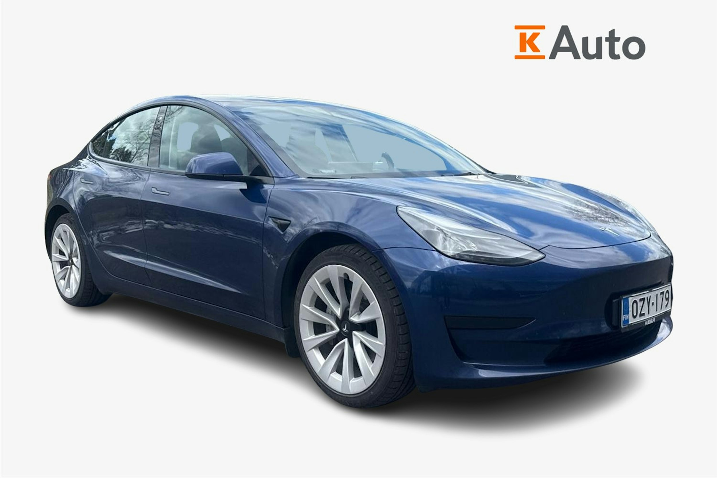 sininen Tesla Model 3 2022 kuva 1.