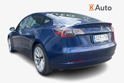sininen Tesla Model 3 2022 kuva 2.