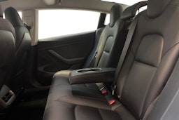 harmaa Tesla Model 3 2022 kuva 10.