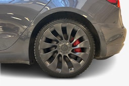 harmaa Tesla Model 3 2022 kuva 11.