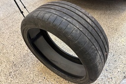 harmaa Tesla Model 3 2022 kuva 14.