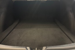 harmaa Tesla Model 3 2022 kuva 15.