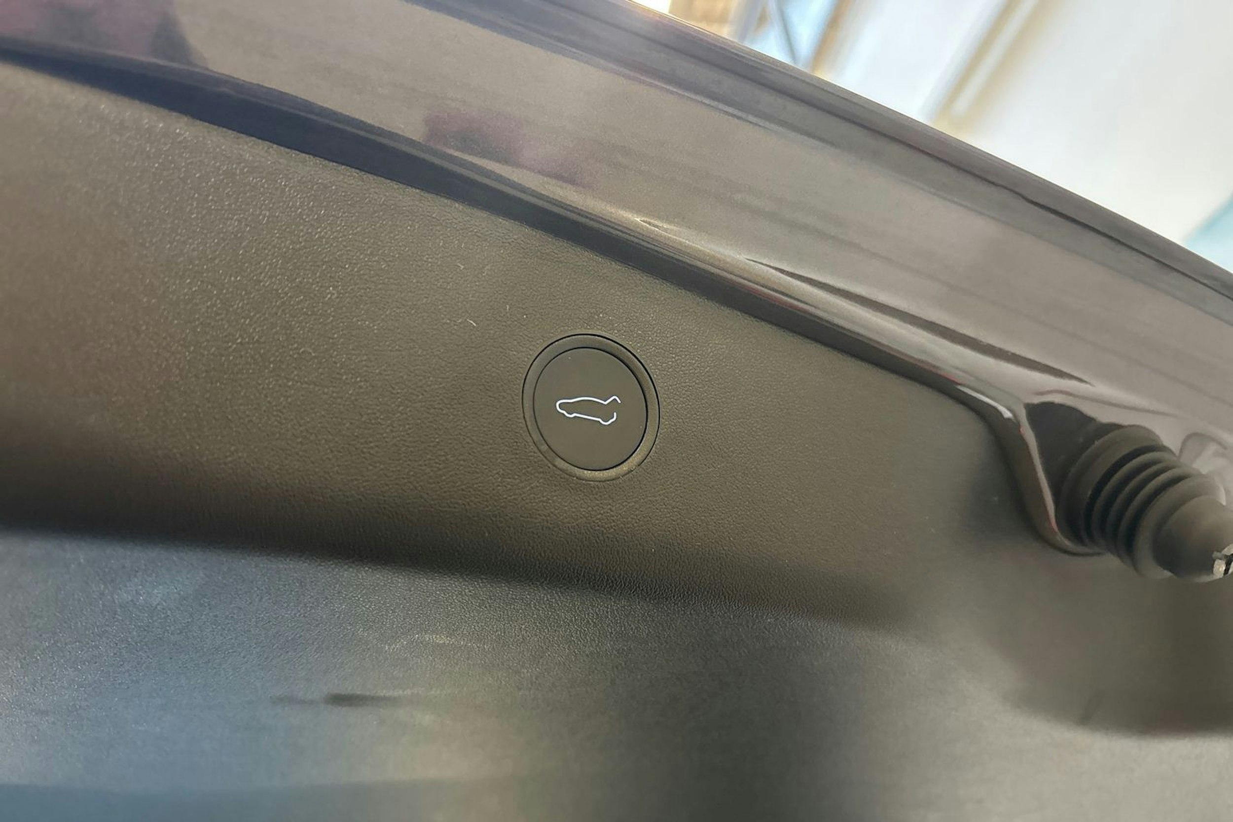 harmaa Tesla Model 3 2022 kuva 16.