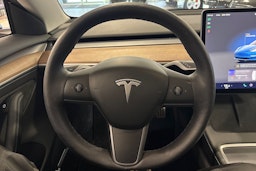 harmaa Tesla Model 3 2022 kuva 19.