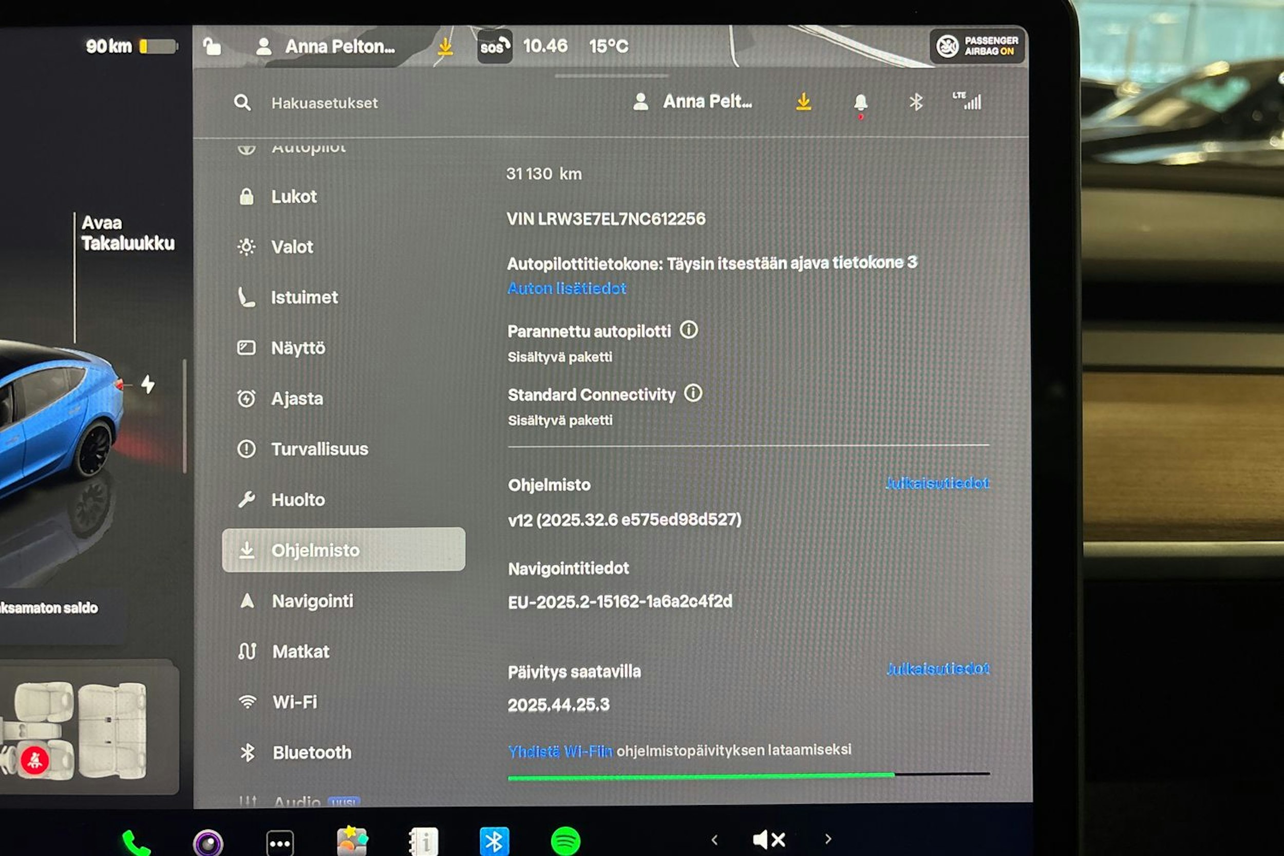 harmaa Tesla Model 3 2022 kuva 20.