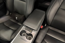 harmaa Tesla Model 3 2022 kuva 23.