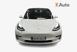 valkoinen Tesla Model 3 2022 kuva 5.