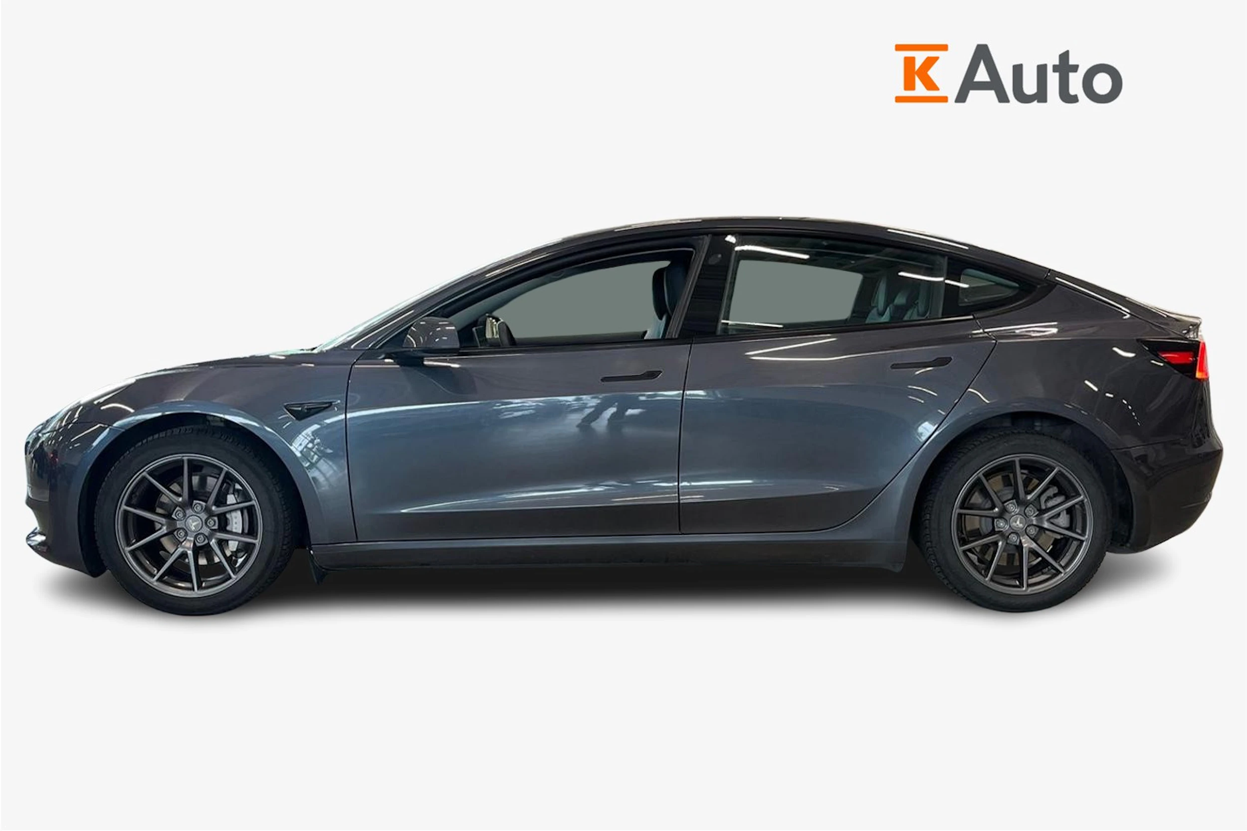 harmaa Tesla Model 3 2023 kuva 5.