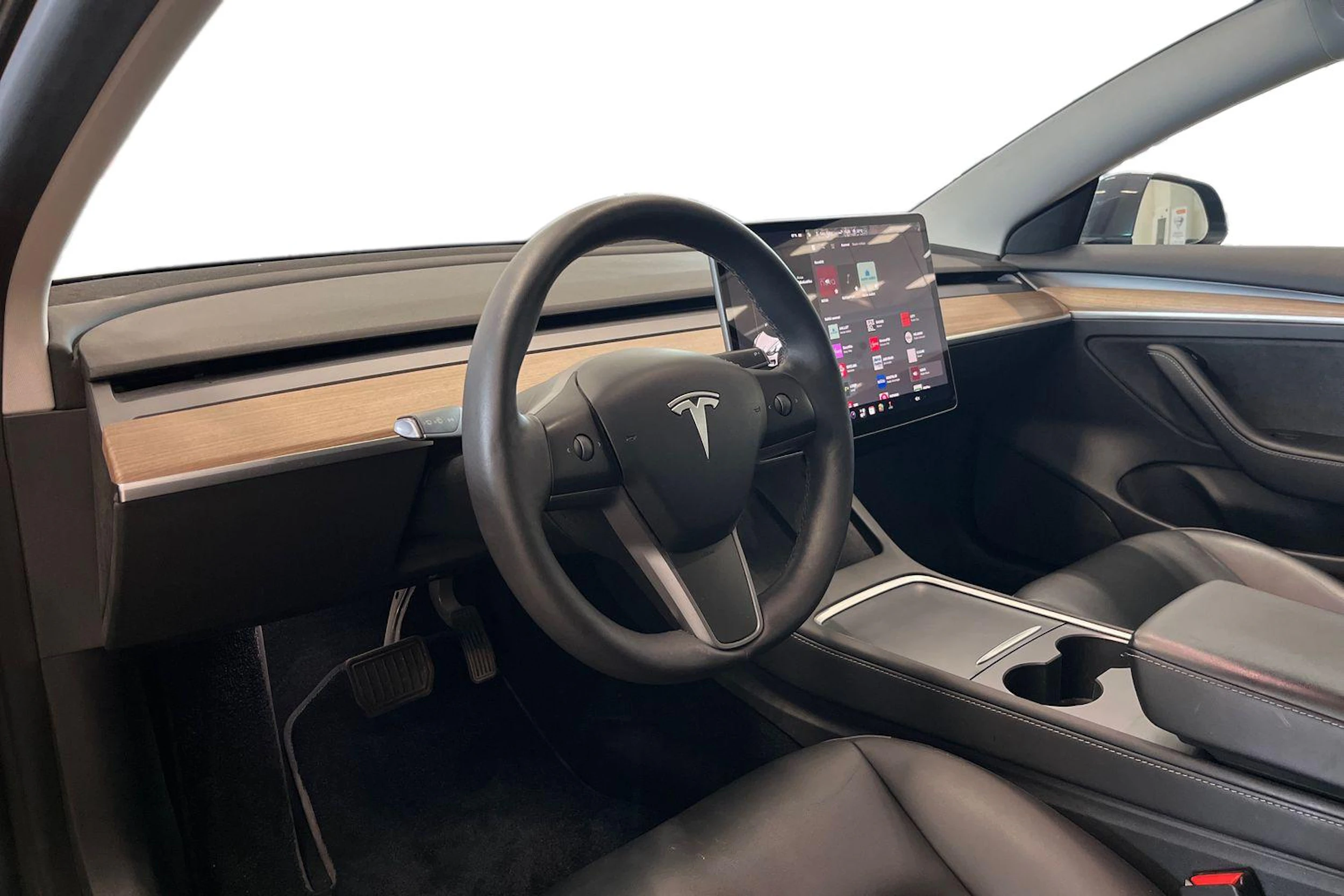 harmaa Tesla Model 3 2023 kuva 6.