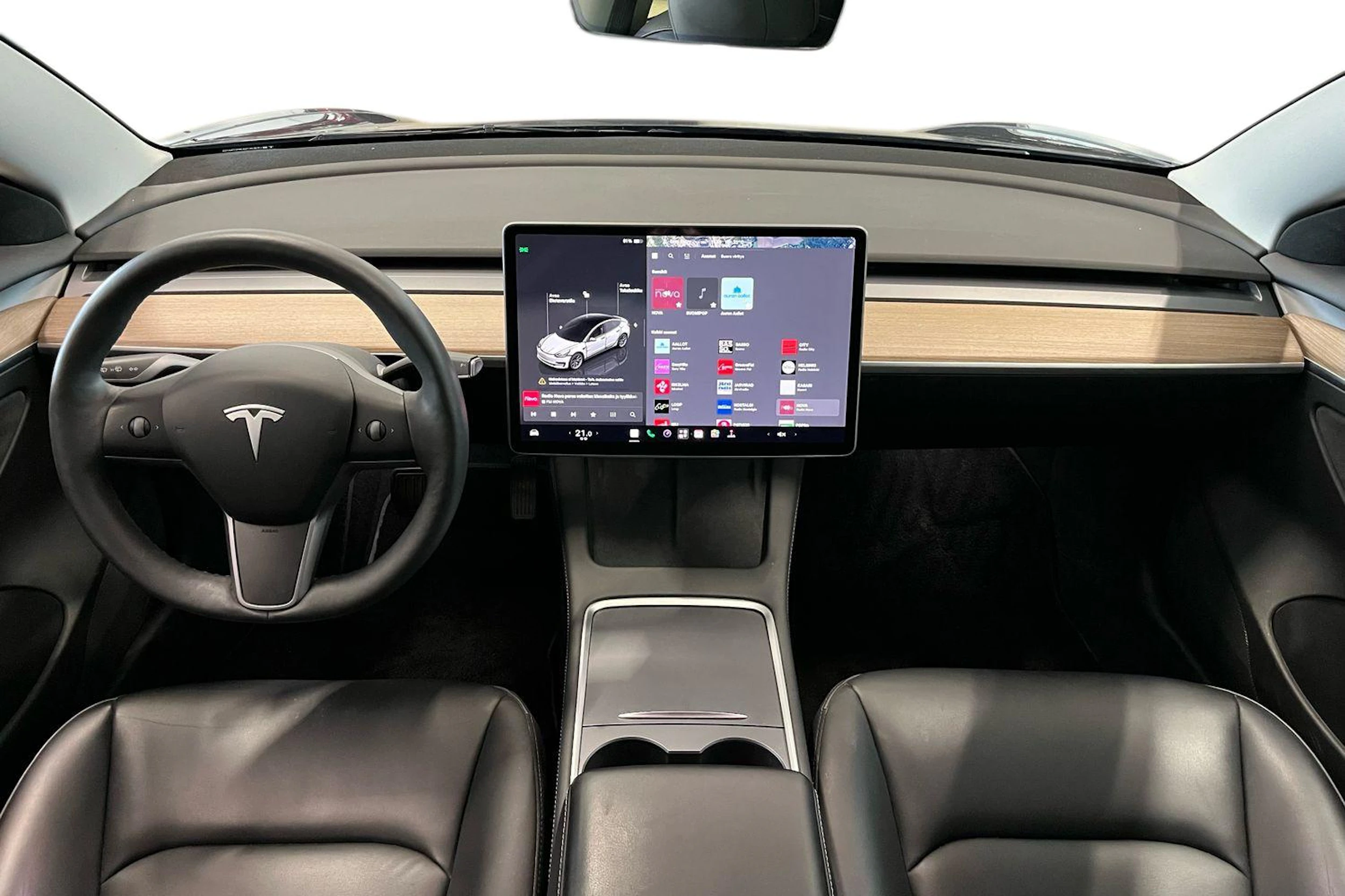 harmaa Tesla Model 3 2023 kuva 7.