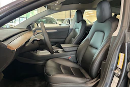 harmaa Tesla Model 3 2023 kuva 11.