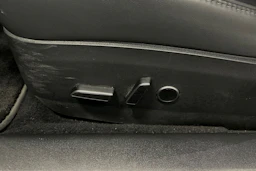 harmaa Tesla Model 3 2023 kuva 12.