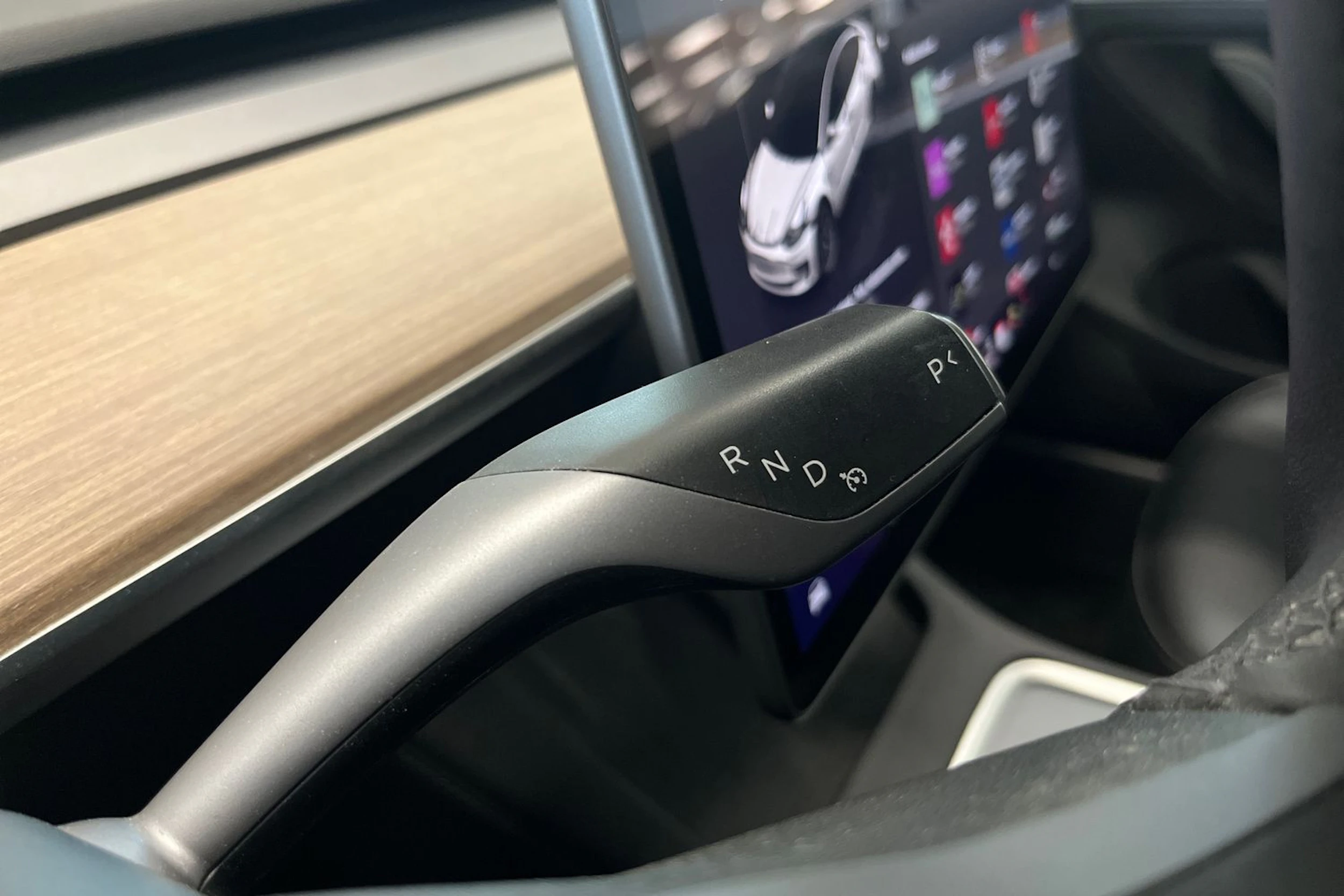 harmaa Tesla Model 3 2023 kuva 14.