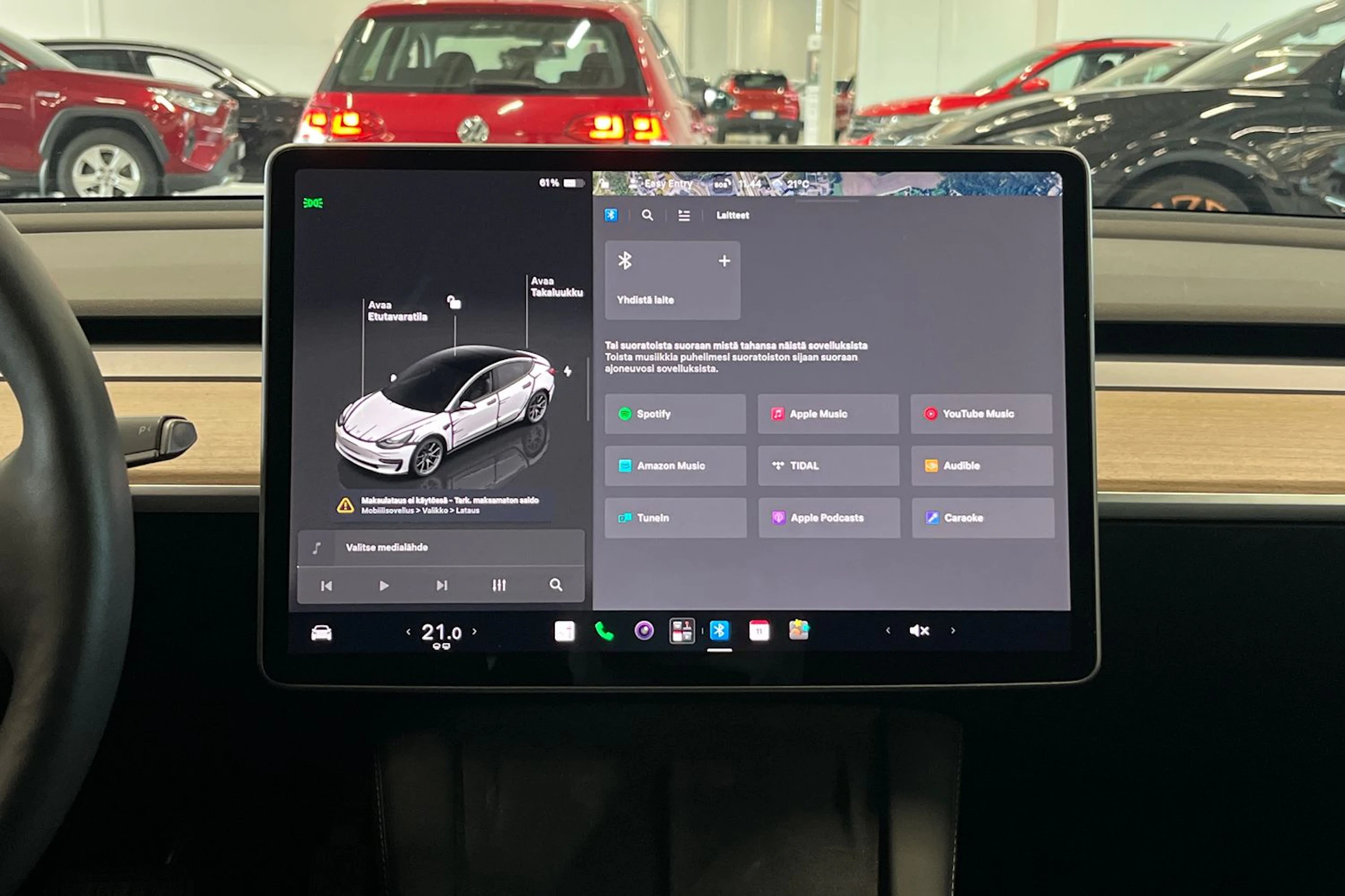 harmaa Tesla Model 3 2023 kuva 18.