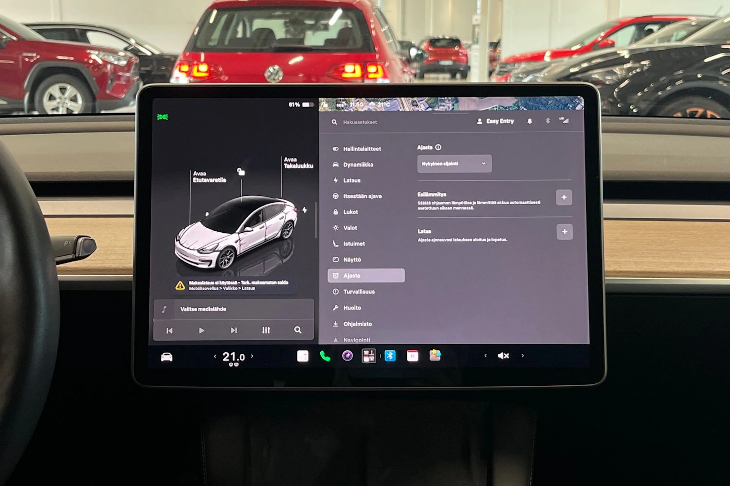 harmaa Tesla Model 3 2023 kuva 23.