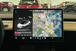 harmaa Tesla Model 3 2023 kuva 24.