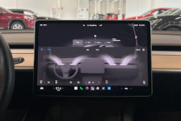 harmaa Tesla Model 3 2023 kuva 26.