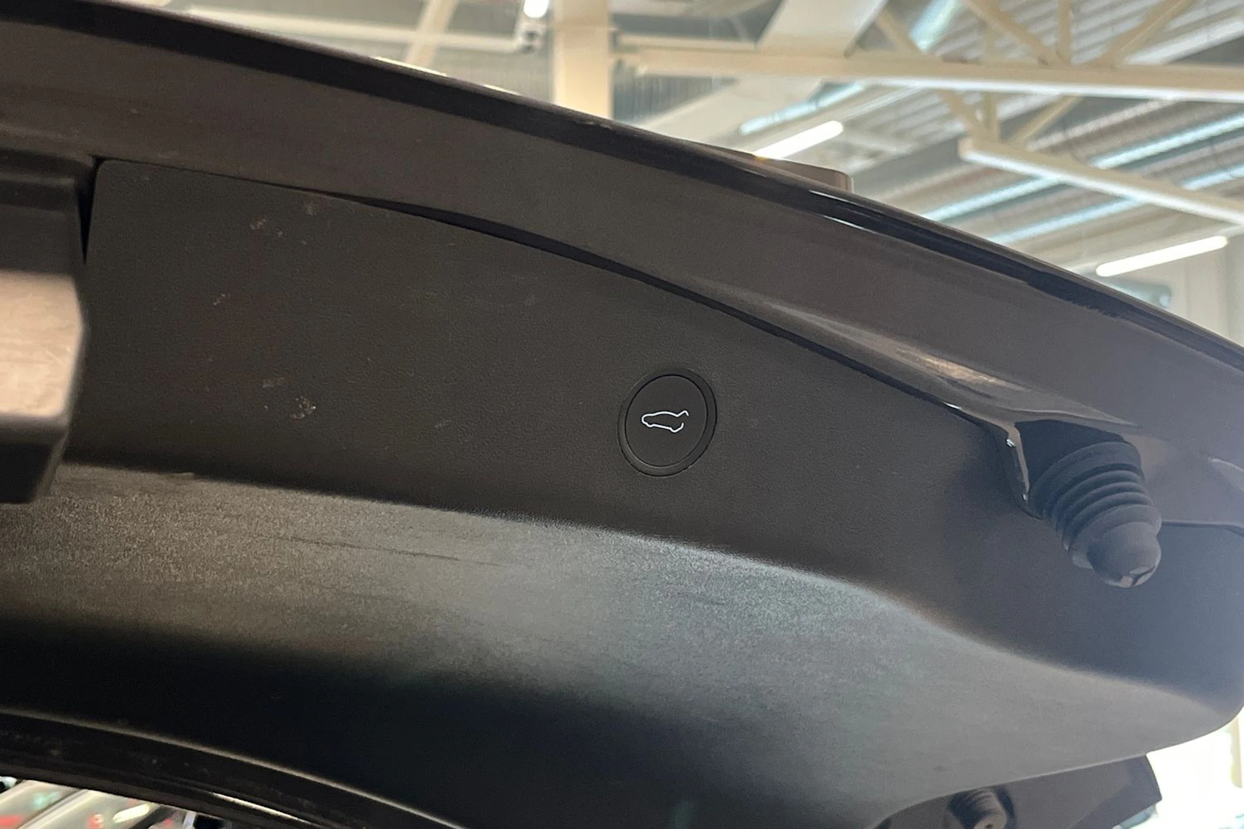 harmaa Tesla Model 3 2023 kuva 29.
