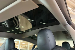 harmaa Tesla Model 3 2023 kuva 30.