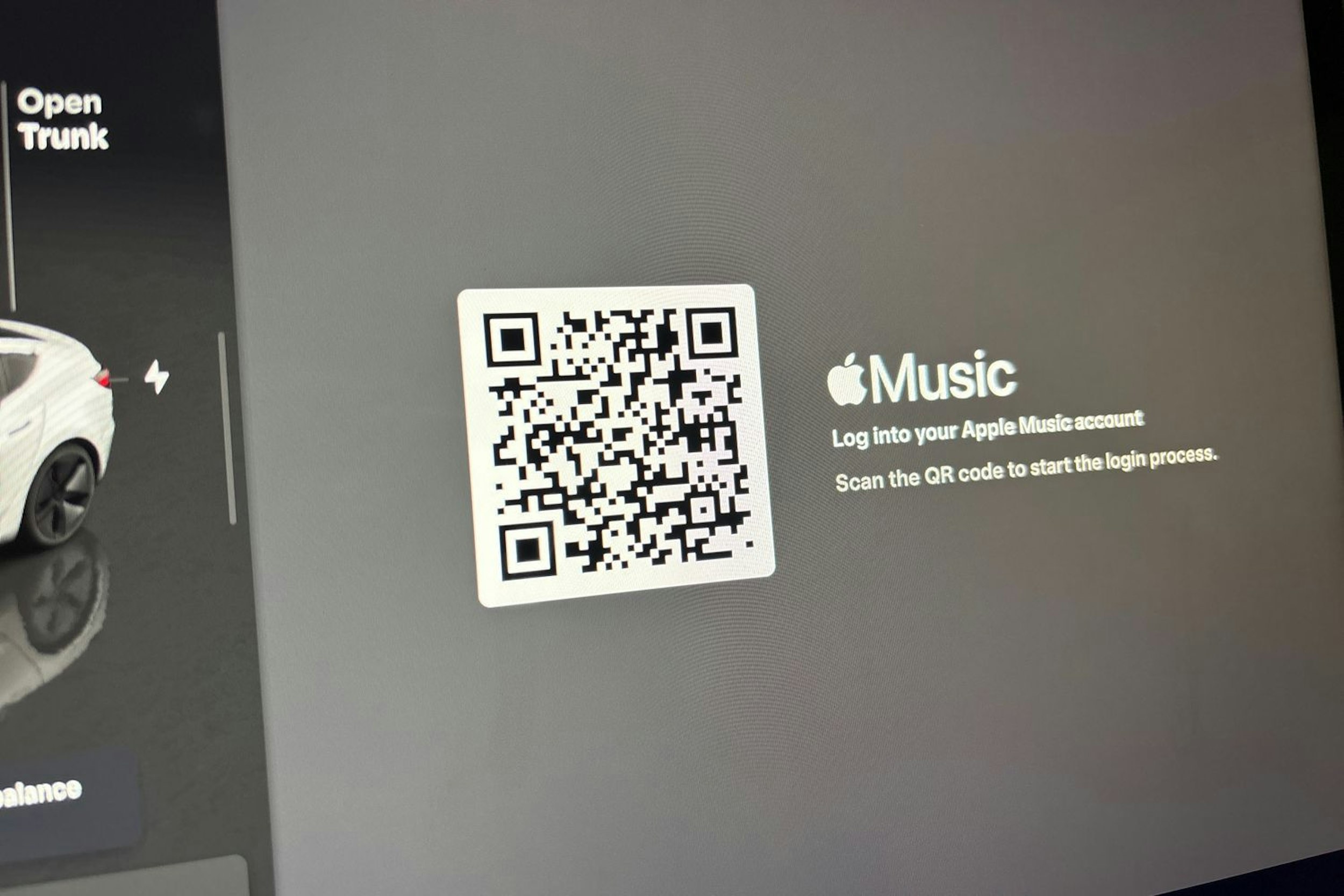 valkoinen Tesla Model 3 2023 kuva 25.