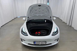 valkoinen Tesla Model 3 2023 kuva 24.