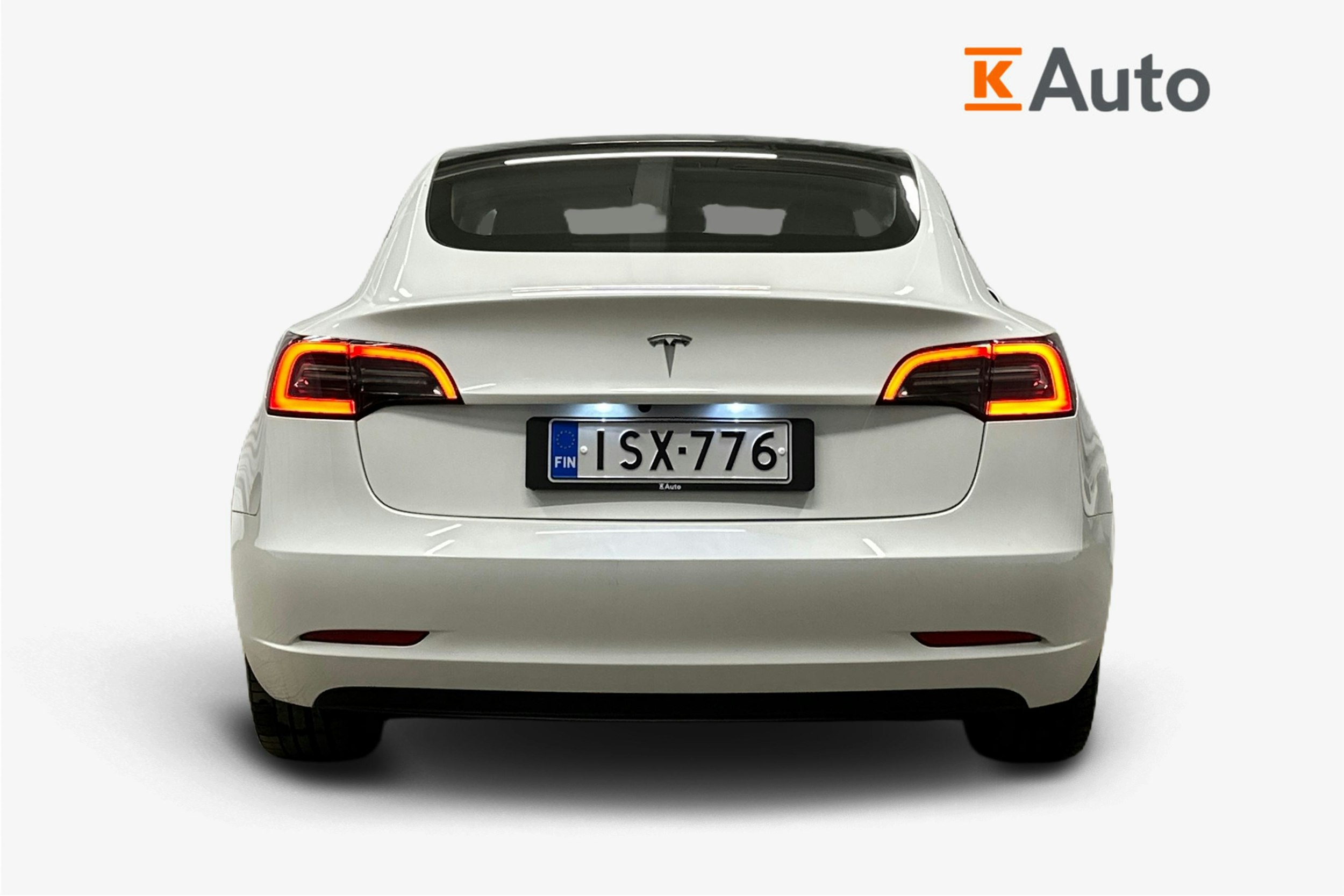 valkoinen Tesla Model 3 2023 kuva 3.