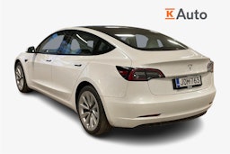 valkoinen Tesla Model 3 2023 kuva 2.