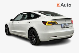 valkoinen Tesla Model 3 2023 kuva 3.