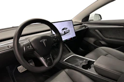 valkoinen Tesla Model 3 2023 kuva 8.