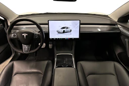valkoinen Tesla Model 3 2023 kuva 9.
