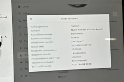 valkoinen Tesla Model 3 2023 kuva 29.