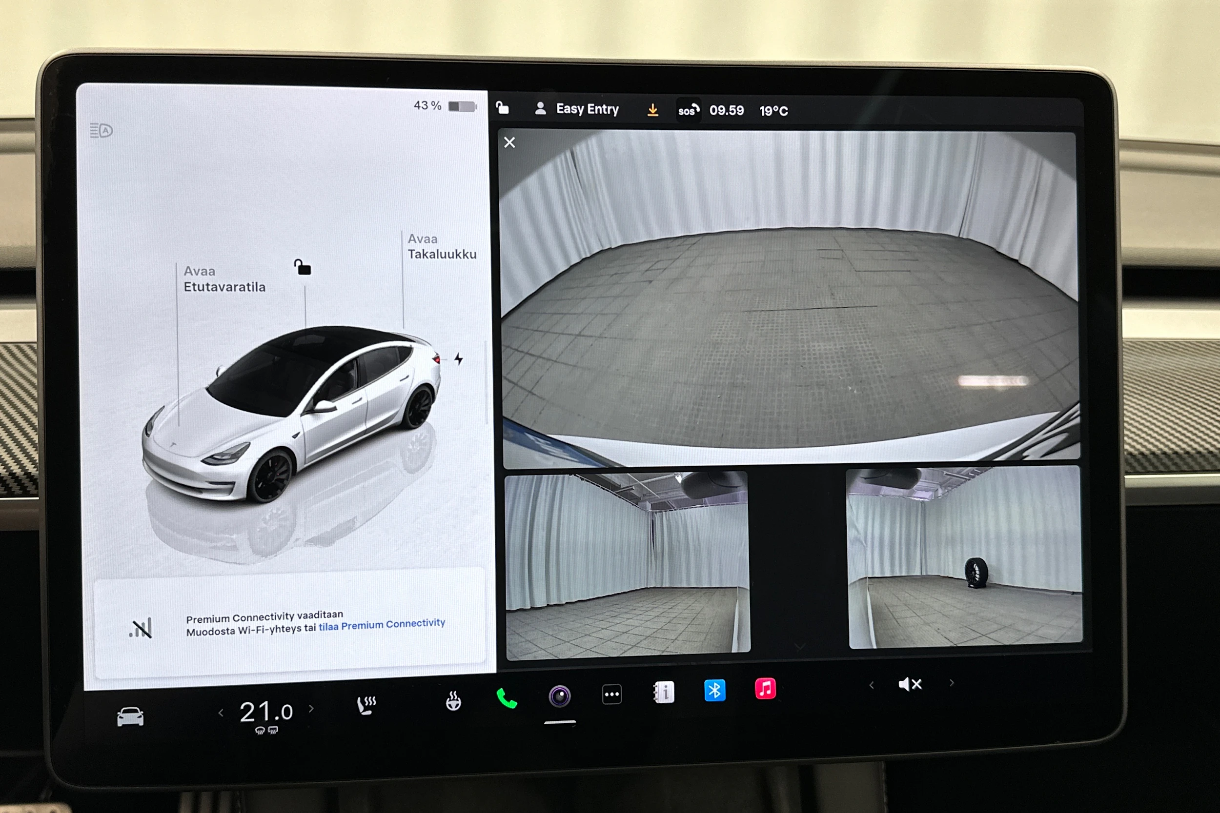 valkoinen Tesla Model 3 2023 kuva 33.