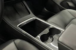 valkoinen Tesla Model 3 2023 kuva 34.