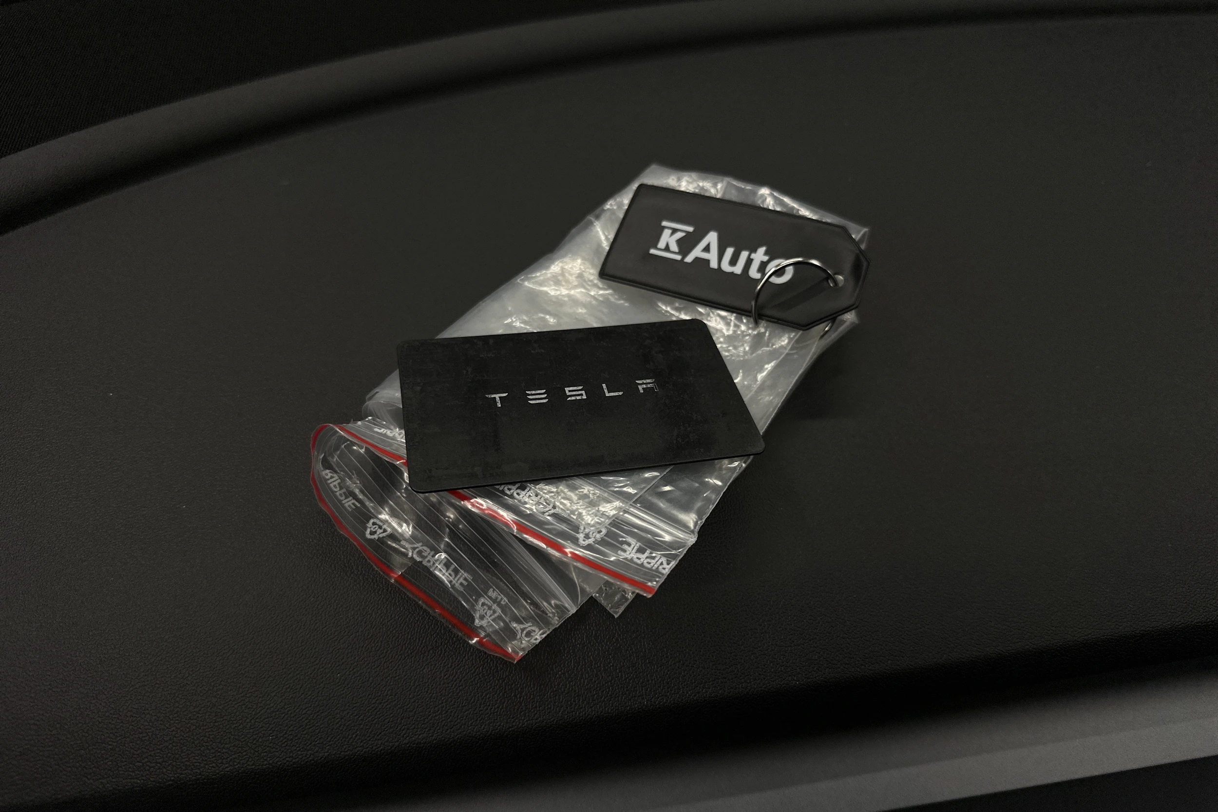 valkoinen Tesla Model 3 2023 kuva 41.