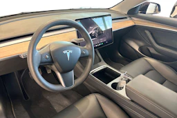musta Tesla Model 3 2023 kuva 3.