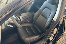 musta Tesla Model 3 2023 kuva 4.