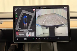 sininen Tesla Model 3 2023 kuva 21.