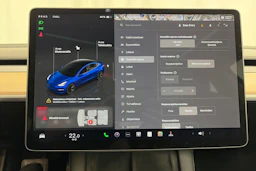 sininen Tesla Model 3 2023 kuva 22.