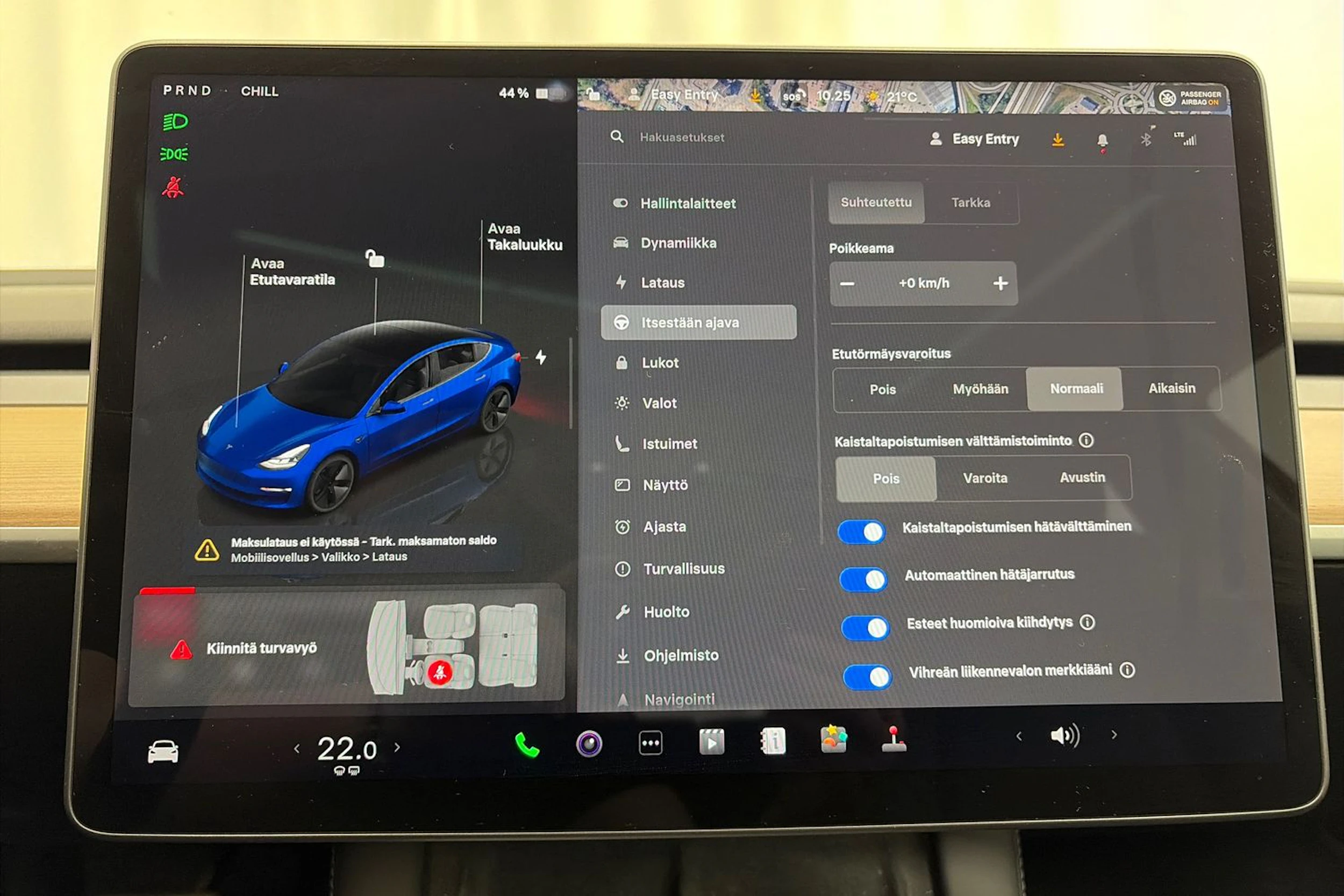 sininen Tesla Model 3 2023 kuva 23.