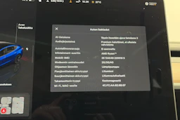 sininen Tesla Model 3 2023 kuva 25.