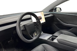 Musta Tesla Model 3 2023 kuva 3.