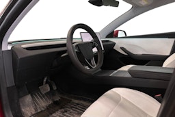 met. monivär. Tesla Model 3 2024 kuva 3.