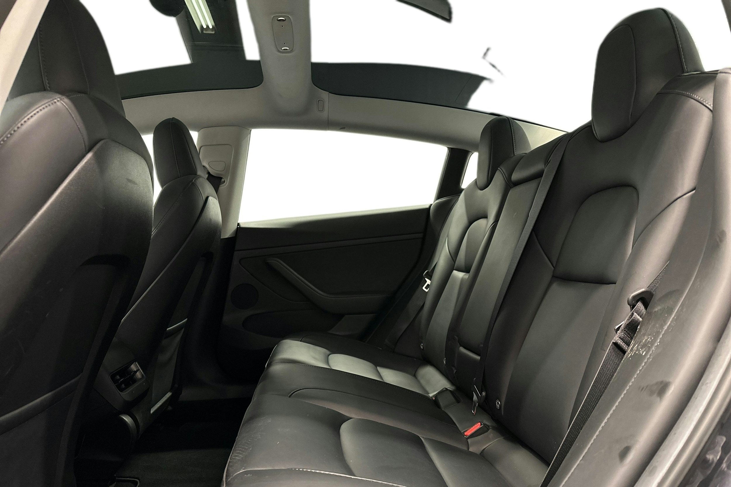 harmaa Tesla Model 3 2023 kuva 10.