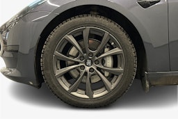 harmaa Tesla Model 3 2023 kuva 11.