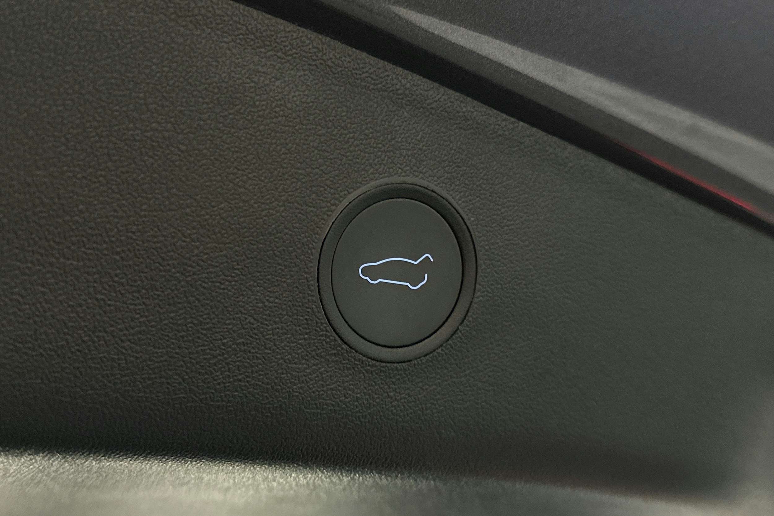 harmaa Tesla Model 3 2023 kuva 15.