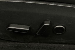 harmaa Tesla Model 3 2023 kuva 17.